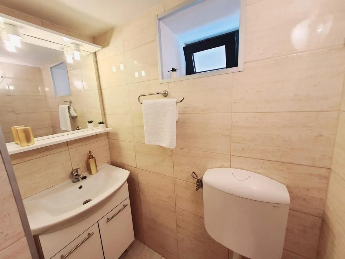 Apartments Stone House Kastela